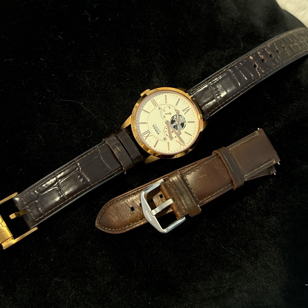 Men's Fossil 2 Leather Strap Watch - Lightly used